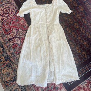 Simple Retro (S) Vintage Style White Lace Button Down Dress